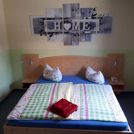 Hotel Zum Schwarzen Baer Hermsdorf  Extérieur photo