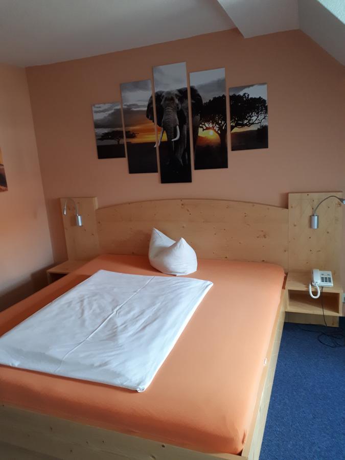 Hotel Zum Schwarzen Baer Hermsdorf  Extérieur photo