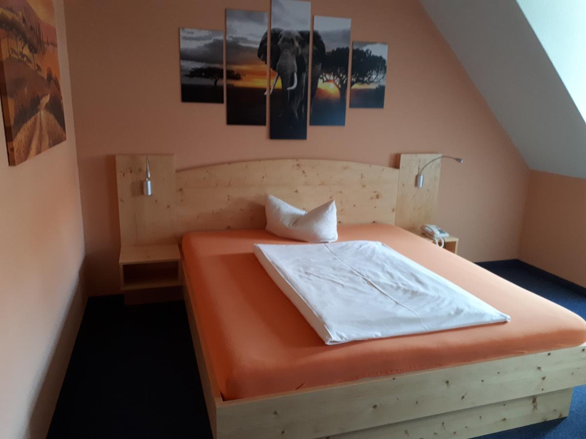 Hotel Zum Schwarzen Baer Hermsdorf  Extérieur photo