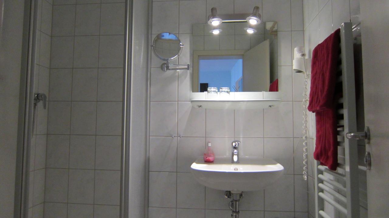 Hotel Zum Schwarzen Baer Hermsdorf  Extérieur photo